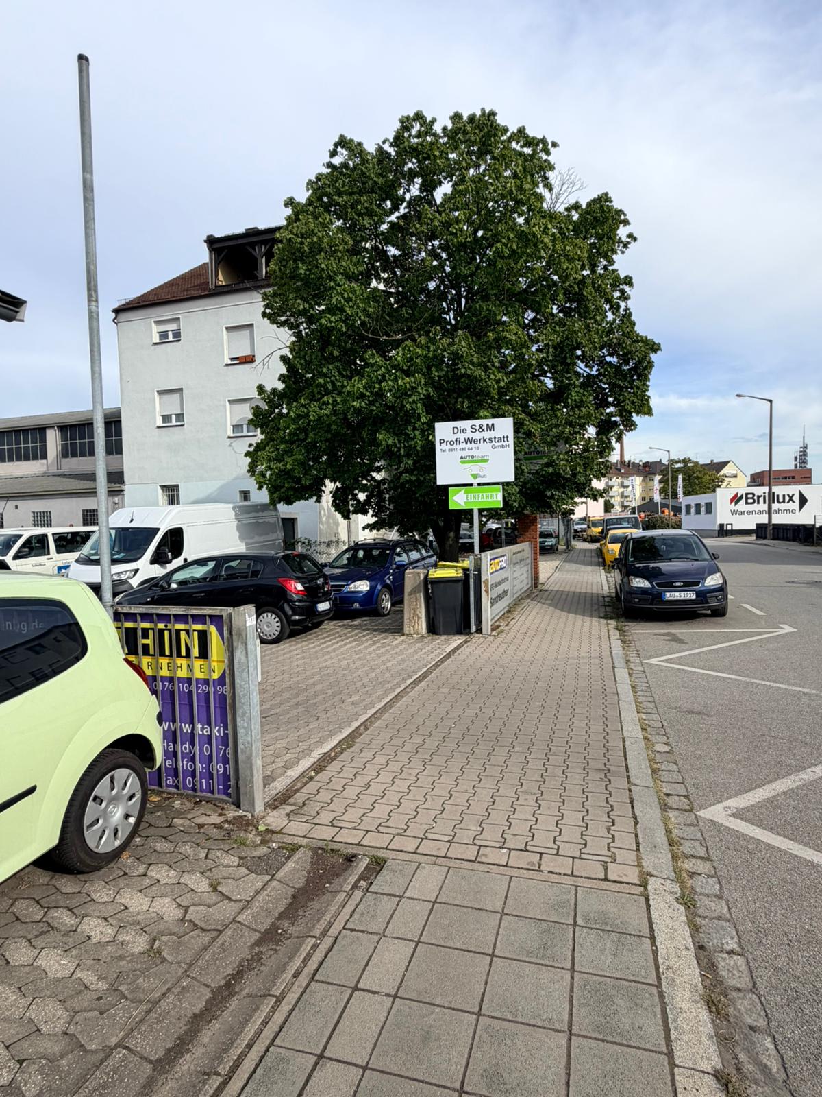 Eingang der S&M Profi-Werkstatt